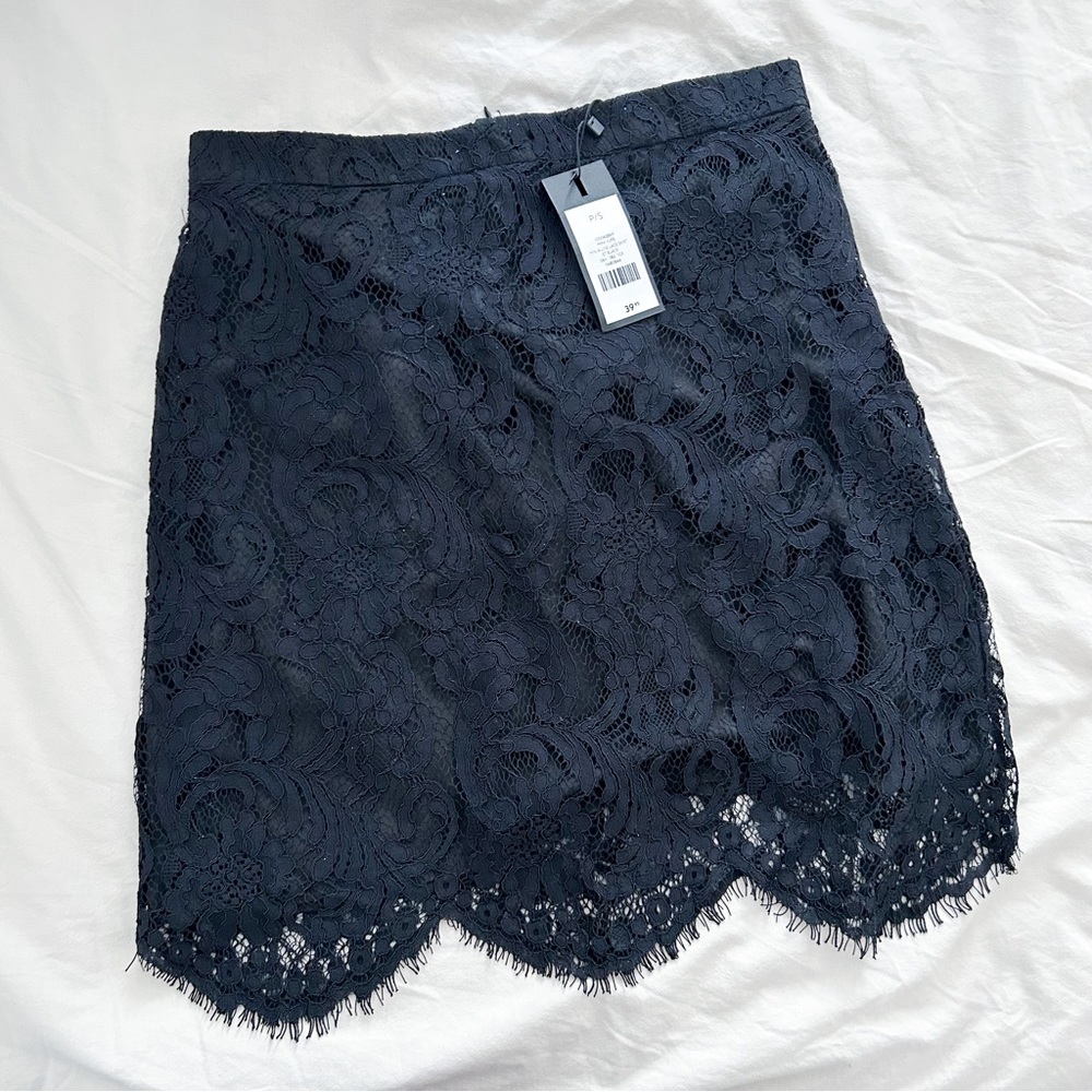 Dynamite Lace Skirt